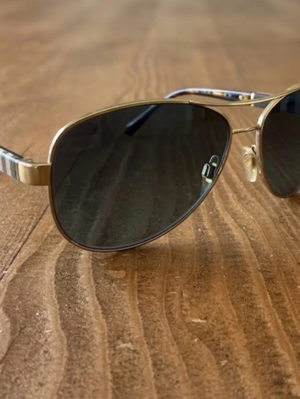 Burberry aviator metal pads